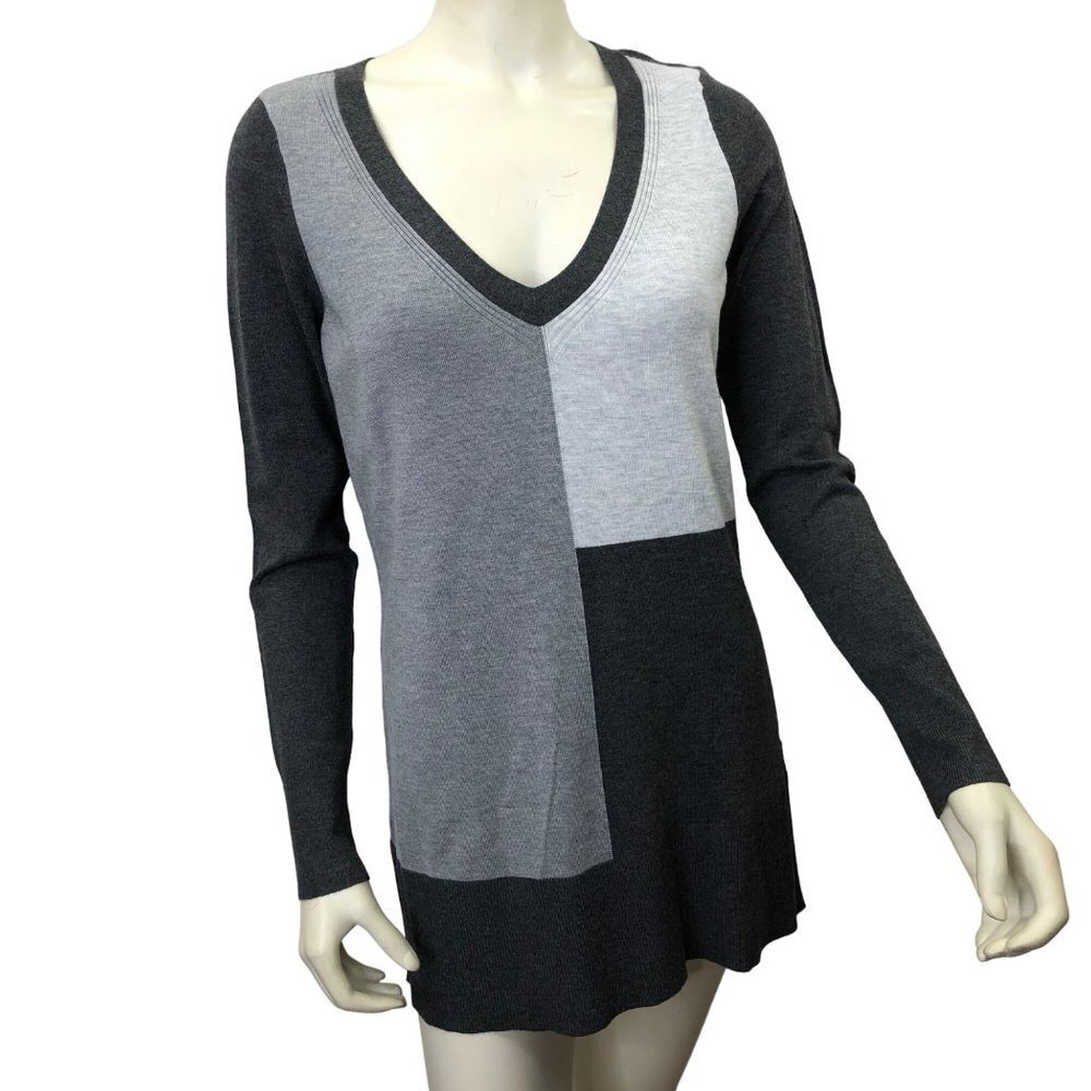 WHITE HOUSE BLACK MARKET Graphic Block V-Neck‎ Tunic sweater MD NWT